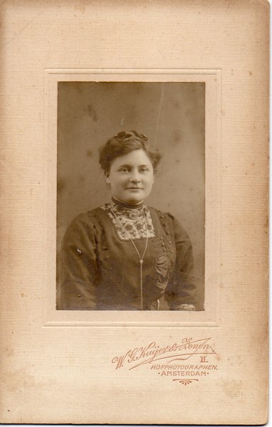 Statie portret Aaltje Pieters-Stierman